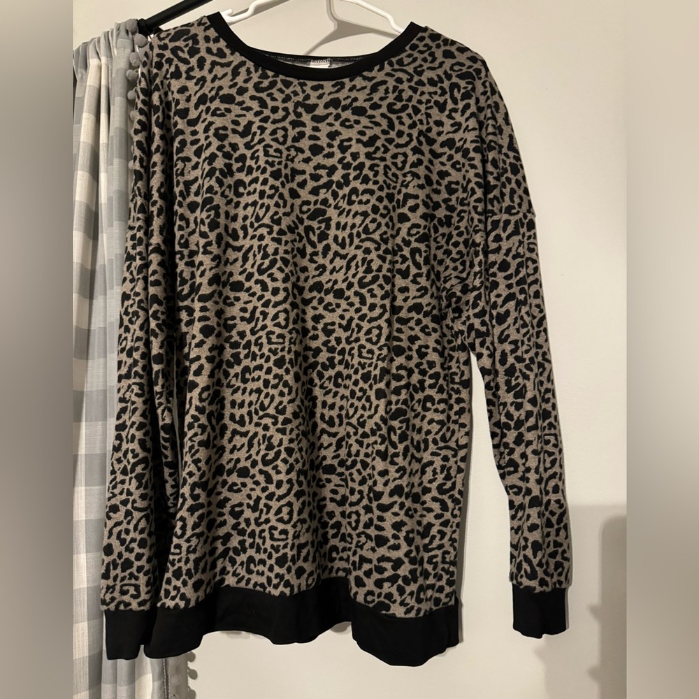 Cheetah print sweatshirt